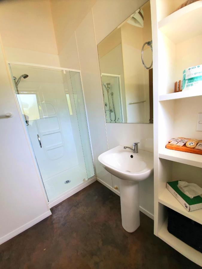Kauri Coast Top 10 Holiday Park Kaihu ภายนอก รูปภาพ