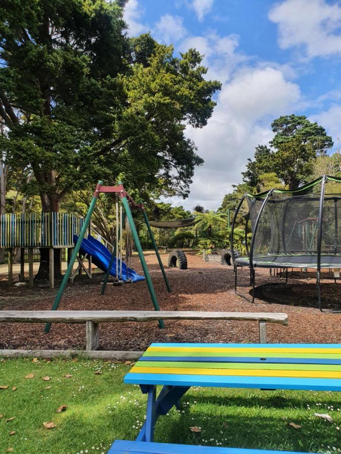 Kauri Coast Top 10 Holiday Park Kaihu ภายนอก รูปภาพ