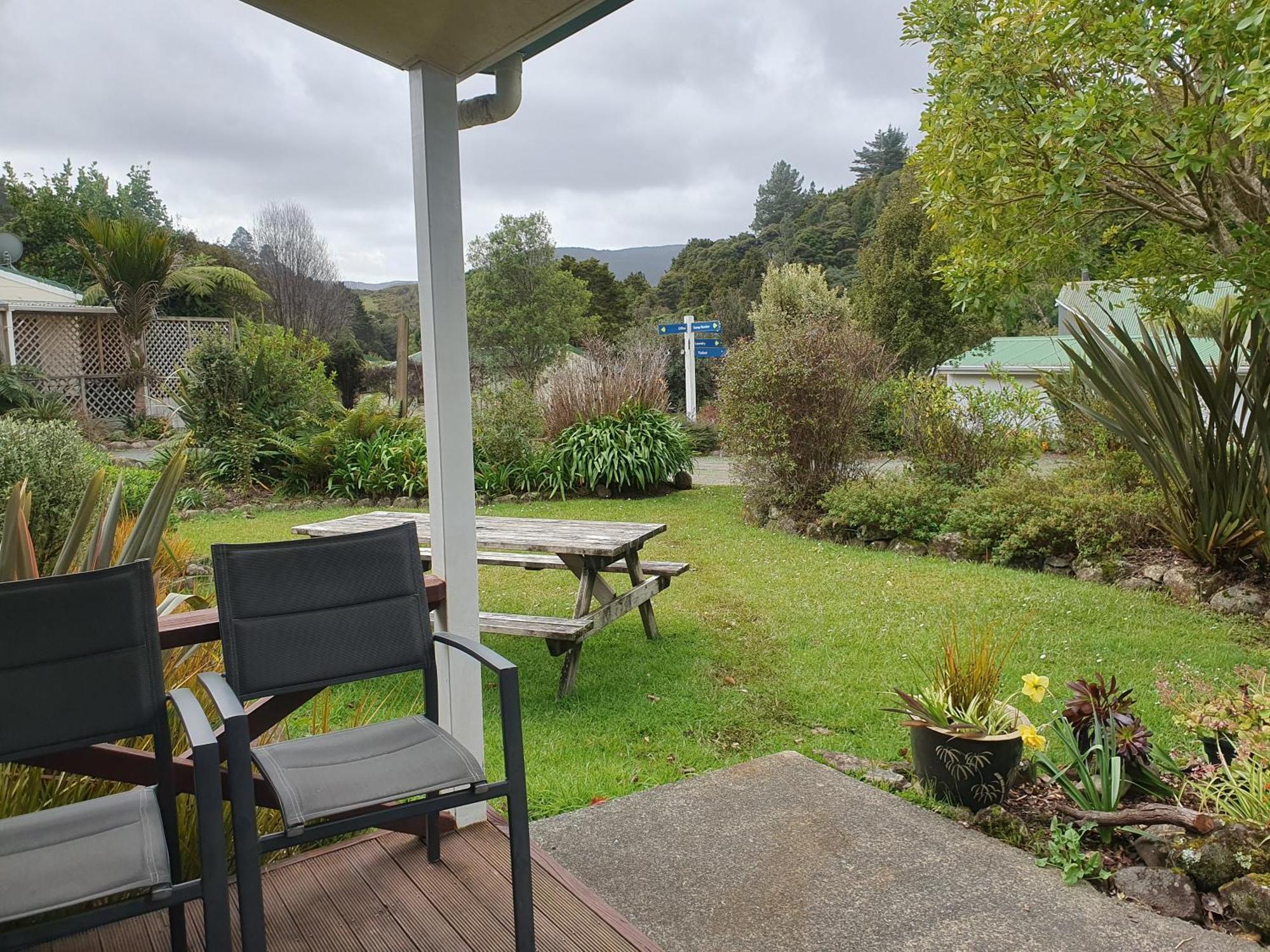 Kauri Coast Top 10 Holiday Park Kaihu ภายนอก รูปภาพ